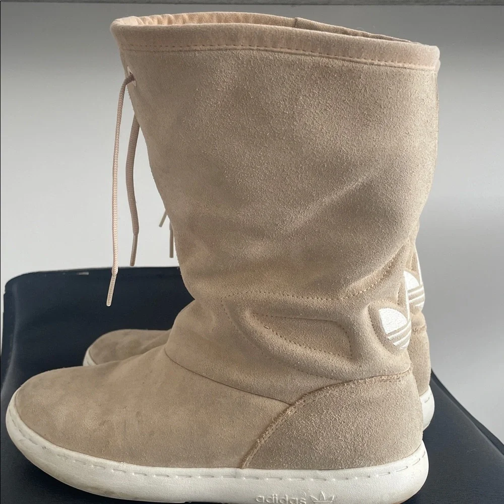 Adidas Winter Tan Suede Boots - Trefoil Logo - Fully Lined With Faux Fur lined - Picture 6 of 16